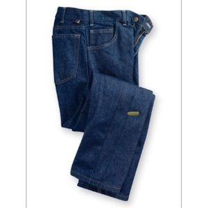 ARAMARK JEANS!!  Denim blue jeans. Wear guard. W-42. L-32. R-14